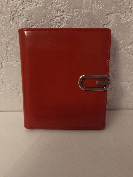 Gucci Handbags - Gucci Red Patent Cardholder Wallet